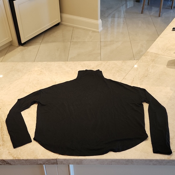 Aritzia Babaton Jersey turtleneck - Picture 1 of 3